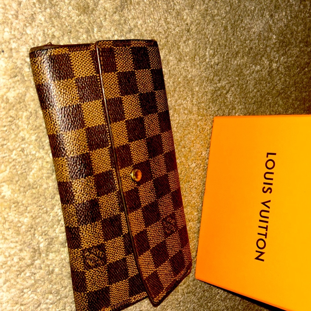 AUTHENTIC LV DAMIER WALLET